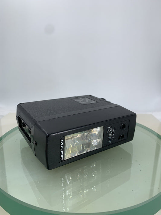 SOLID STATE SUNPAK AUTO 32 FLASH UNIT FOR CAMERAS BLACK TESTED - 4970