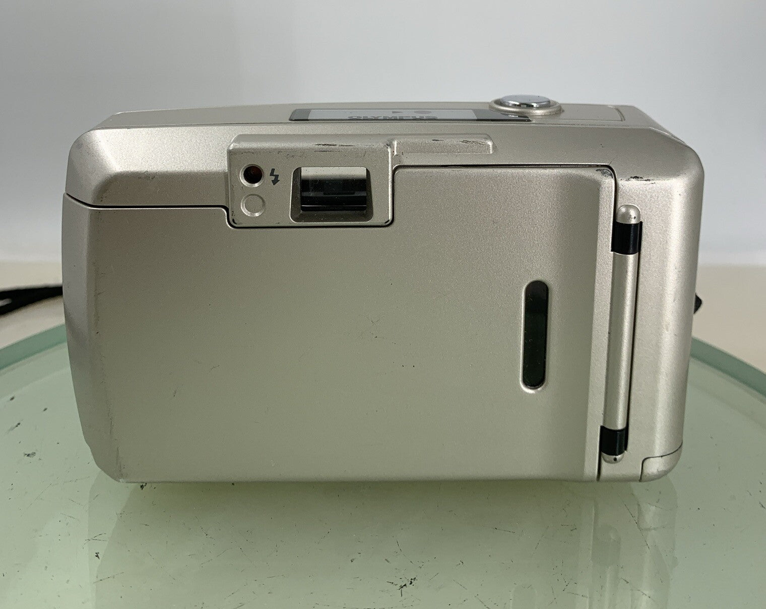 Olympus Trip 500 35mm Film Point and Shoot Camera NO BATTERY Silver TESTED - 3255