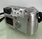 Olympus C-750 Ultra Zoom Digital Compact Camera 4MP SILVER NO CARD TESTED - 236