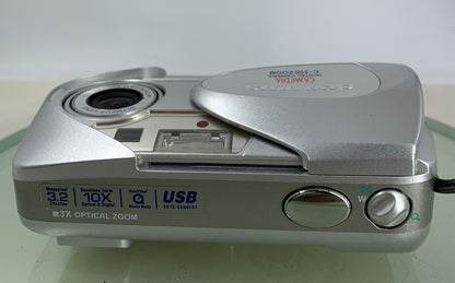 Vintage Olympus CAMEDIA 350 Zoom 3.2MP Digital Camera WITH BAG TESTED - 2088