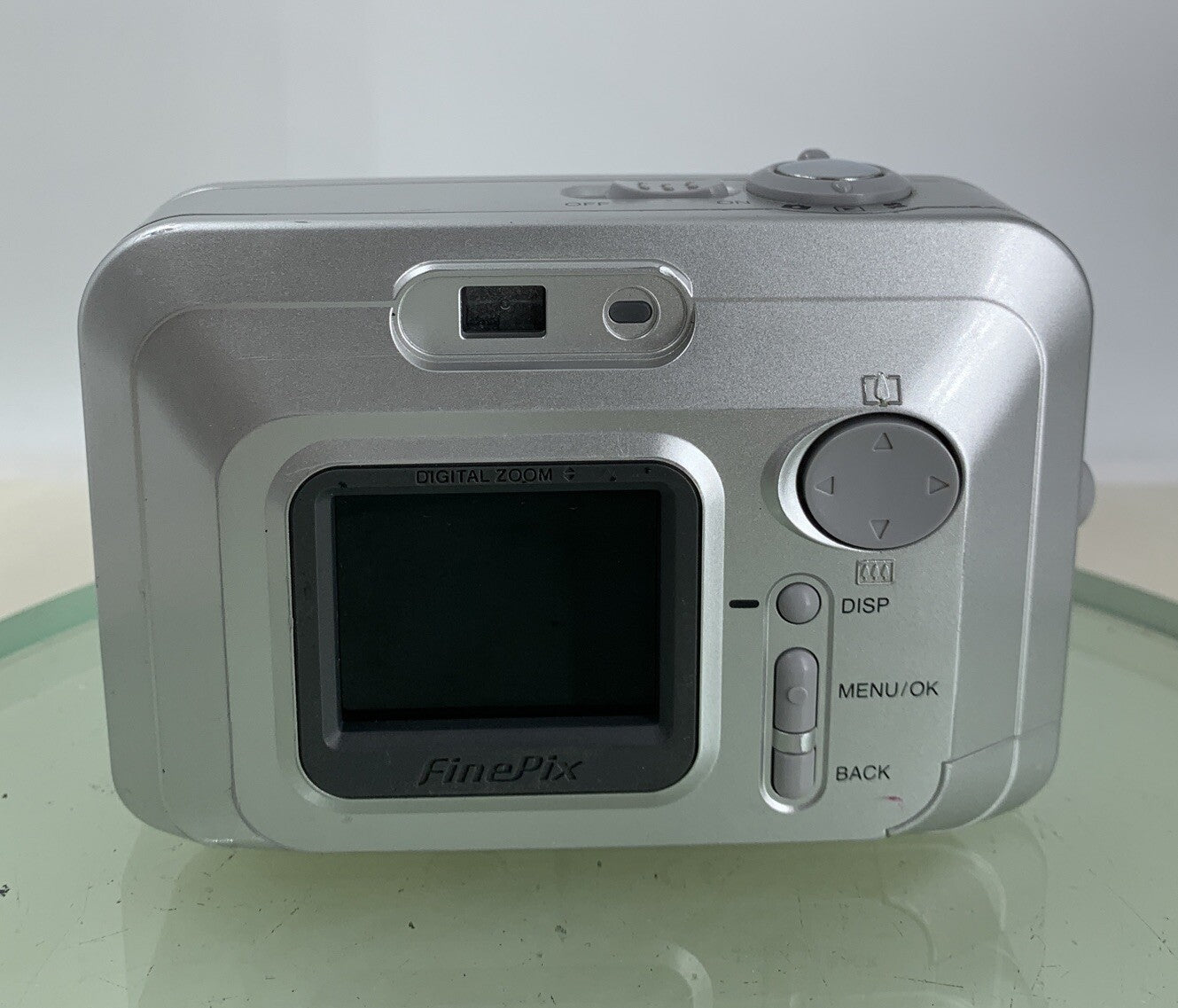 FUJIFILM FINEPIX A403 2.1MP DIGITAL CAMERA WITHOUT SD CARD NO CHARGER TESTED-2045