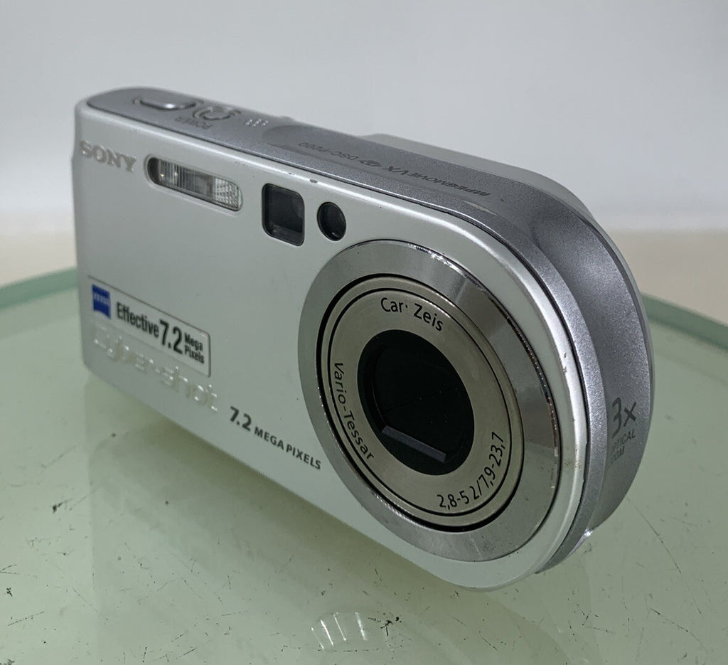 Sony Cyber-Shot DSC-P200 7.2MP Digital Camera SILVER + CHARGER TESTED - 242