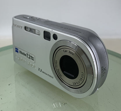 Sony Cyber-Shot DSC-P200 7.2MP Digital Camera SILVER + CHARGER TESTED - 242
