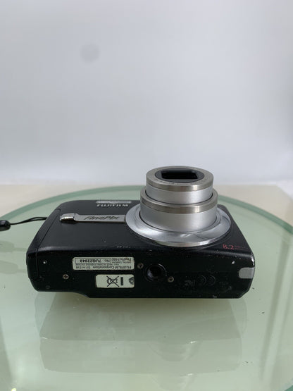 Fujifilm Digital Camera FinePix F480 8.2MP BLACK WITH CHARGER TESTED - 807