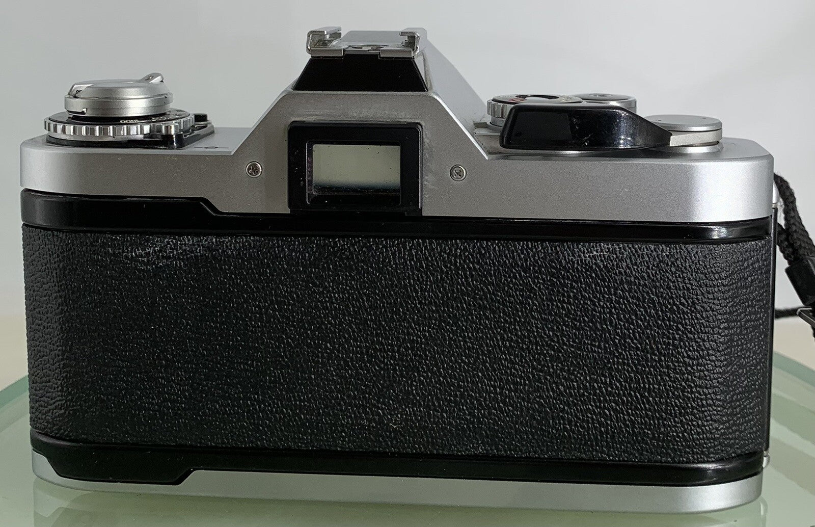 Canon AV-1 SLR 35mm Film Camera With a Canon 50mm 1.8 Lens + Battery Grip TESTED4