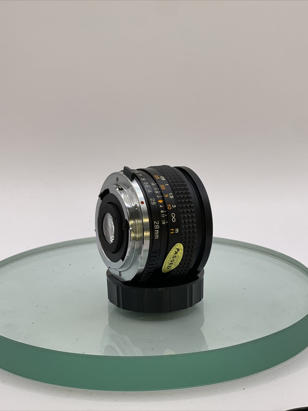 SUN Japan 28mm F2.5 Fast Wide Angle Lens for OLYMPUS OM SLR fit. CASE+caps CLEAN4