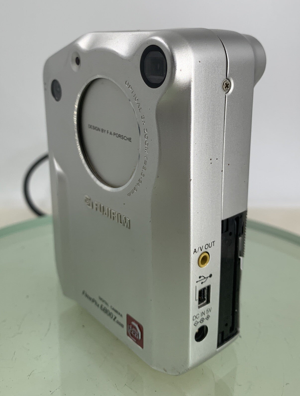 Fujifilm Finepix 6800 Zoom COMPACT DIGITAL CAMERA 64MB CARD - TESTED - 1026
