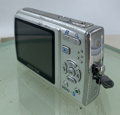 Pentax Optio M40 8.0MP COMPACT DIGITAL CAMERA NO CHARGER TESTED - 3386