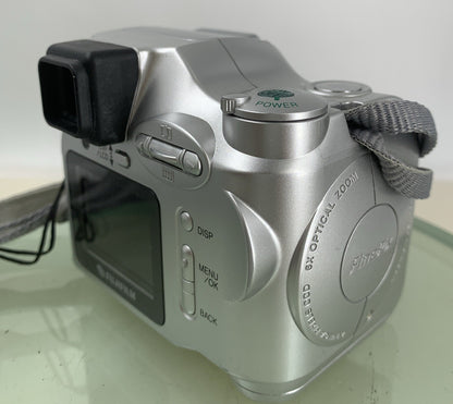 Fujifilm FinePix 2800 Zoom 2.0MP Compact Digital Camera NO CARD TESTED - 2506
