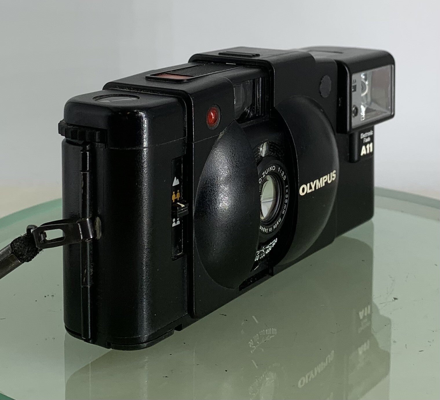 OLYMPUS XA2 Electronic Flash A11 D.ZUIKO 35mm f3.5  POINT & SHOOT CAMERA #4992