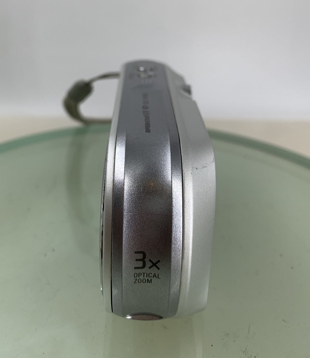 Sony Cyber-Shot DSC-P200 7.2MP Digital Camera WITH 512MB SD CARD TESTED - 9082
