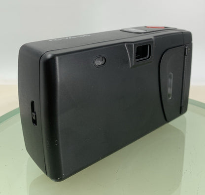Minolta Riva 35 COMPACT POINT & SHOOT FILM CAMERA FOCUS FREEBLACK TESTED - 1654