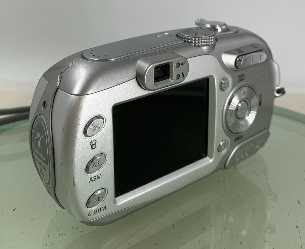 Samsung Digimax V700 7.1MP COMPACT DIGITAL CAMERA SILVER +CHARGER TESTED - 2294