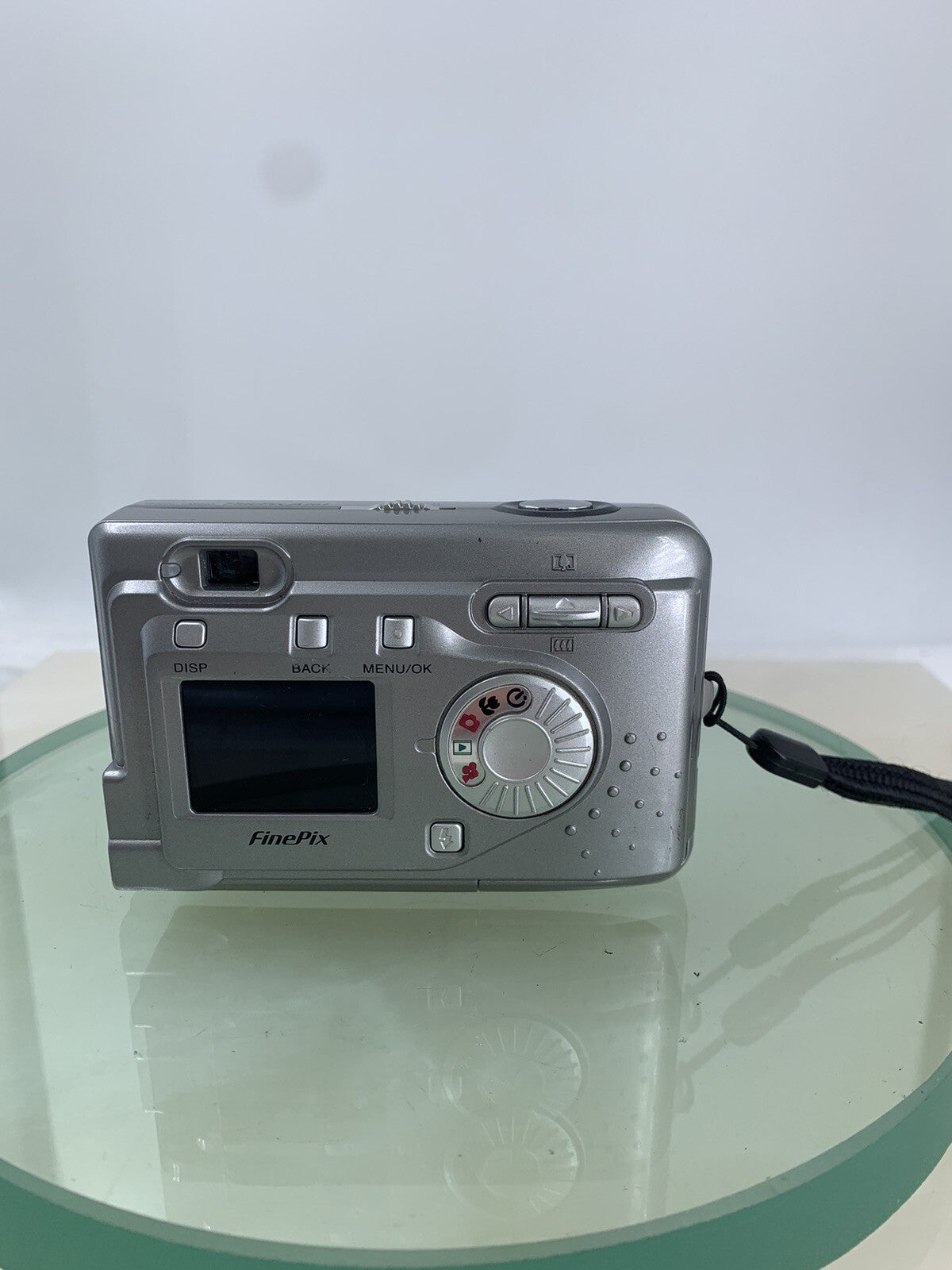 Fujifilm FinePix A203 2.0MP Digital Compact Camera WITH COVER SILVER TESTED - 934