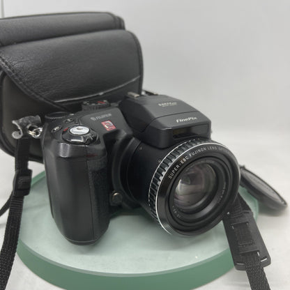 FujiFilm FinePix S602 Zoom  3.1MP 6x Zoom SLR Bridge Camera Crack On LCD TESTED0