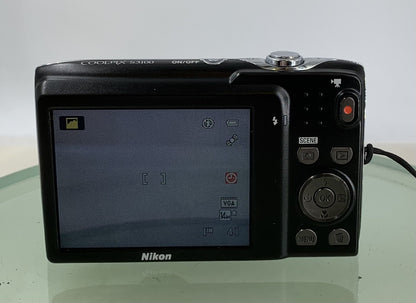Nikon Coolpix S3100 DIGITAL CAMERA BLUE + COVER + WIRE + CHARGER - TESTED - 8714