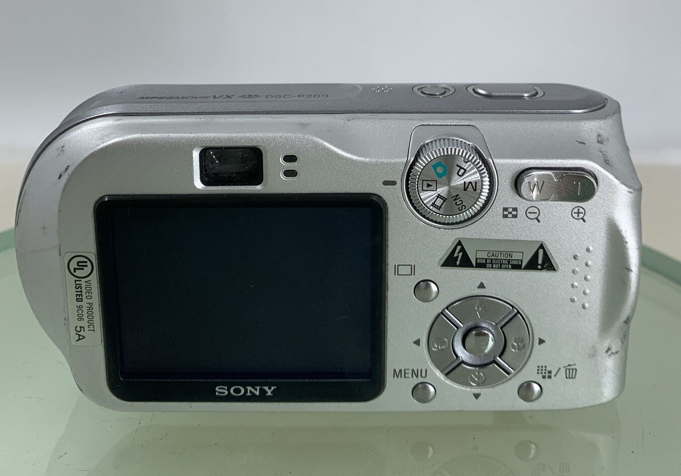 Sony Cyber-Shot DSC-P200 7.2MP DIGITALCAMERA + CHARGER + WIRE + BOX TESTED - 3405