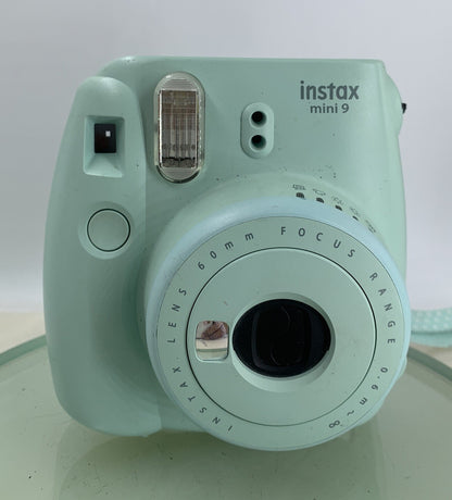 FUJIFILM INSTAX Mini 9 GREEN CAMERA GOOD CONDITION - TESTED - 3221