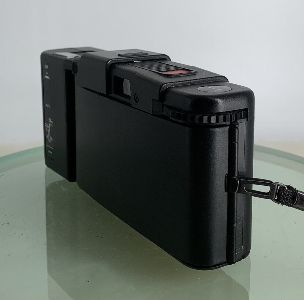 OLYMPUS XA2 Electronic Flash A11 D.ZUIKO 35mm f3.5 POINT & SHOOT CAMERA Case#1893