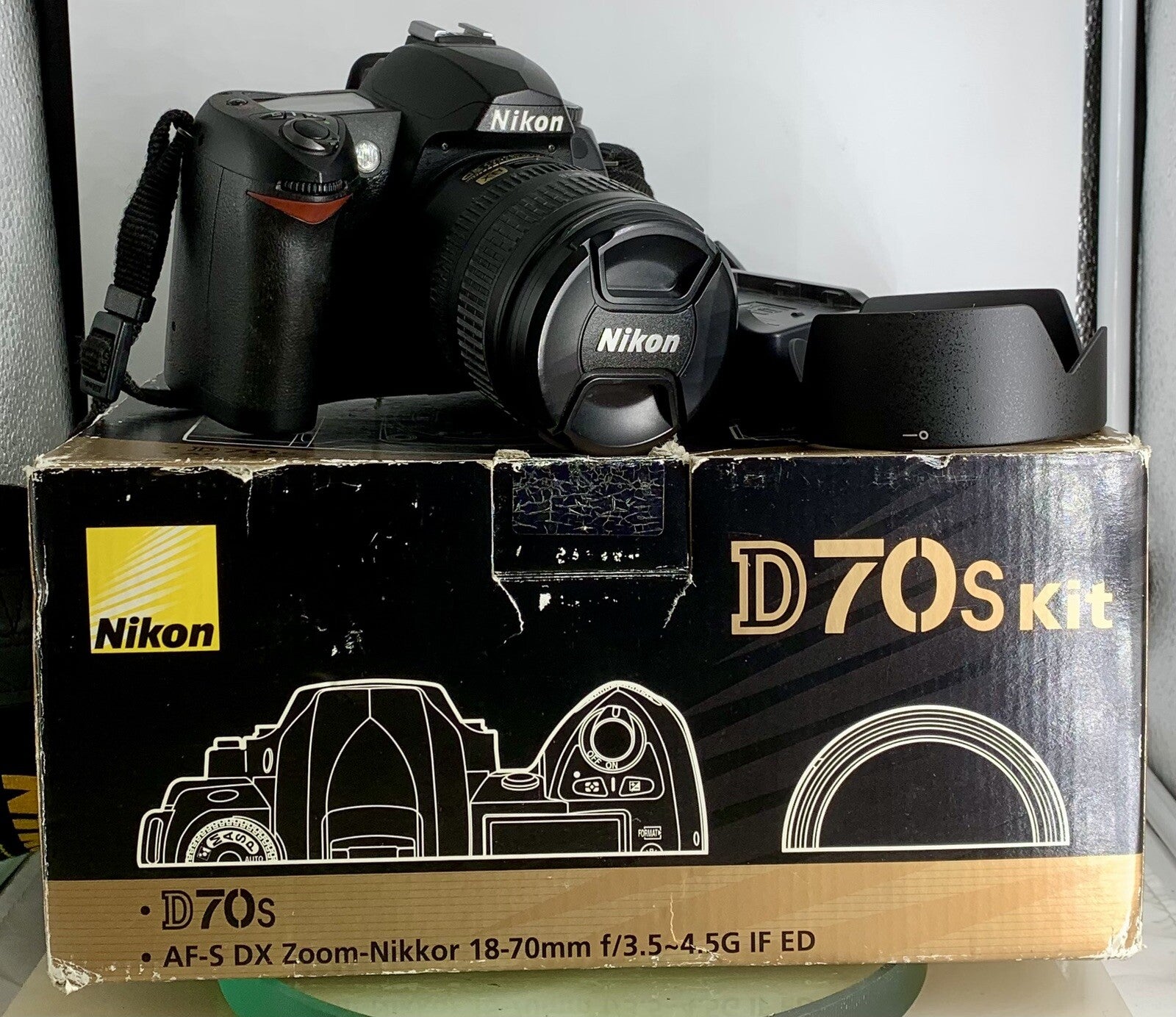 Nikon D70s 6.1MP Digital SLR Camera+Nikkor DX 18-70mm Lens+Charger+Box+Tested0