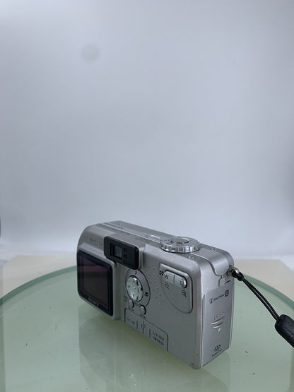 SONY Cybershot DSC-P9 Digital Camera SILVER 4MP + CHARGER + WIRE TESTED - 6863