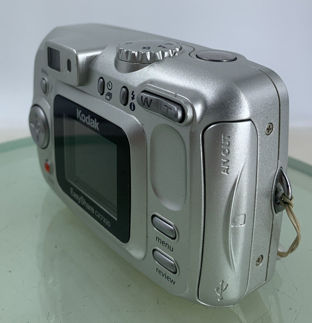 Kodak EASYSHARE CX7330 3.1MP COMPACT DIGITAL CAMERA NO CARD SILVER TESTED - 6006