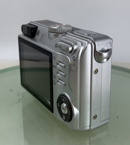 Technika SH-A 366 COMPACT Digital Camera SILVER-LCD BROKEN-NO CARD-TESTED- 8672