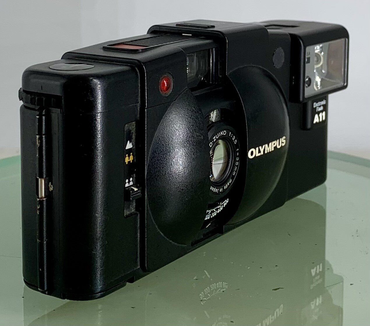OLYMPUS XA2 Electronic Flash A11 D.ZUIKO 35mm f3.5 TESTED  POINT & SHOOT CAMERA2