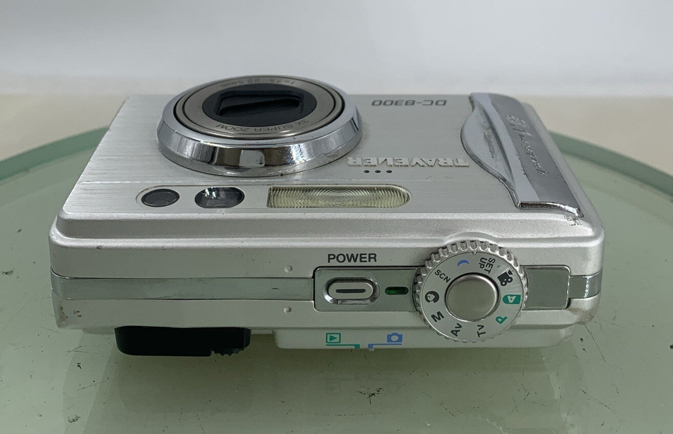TRAVELER DC-8300 DIGITAL STILL CAMERA SILVER WITH CHARGER +COVER TESTED - 3228
