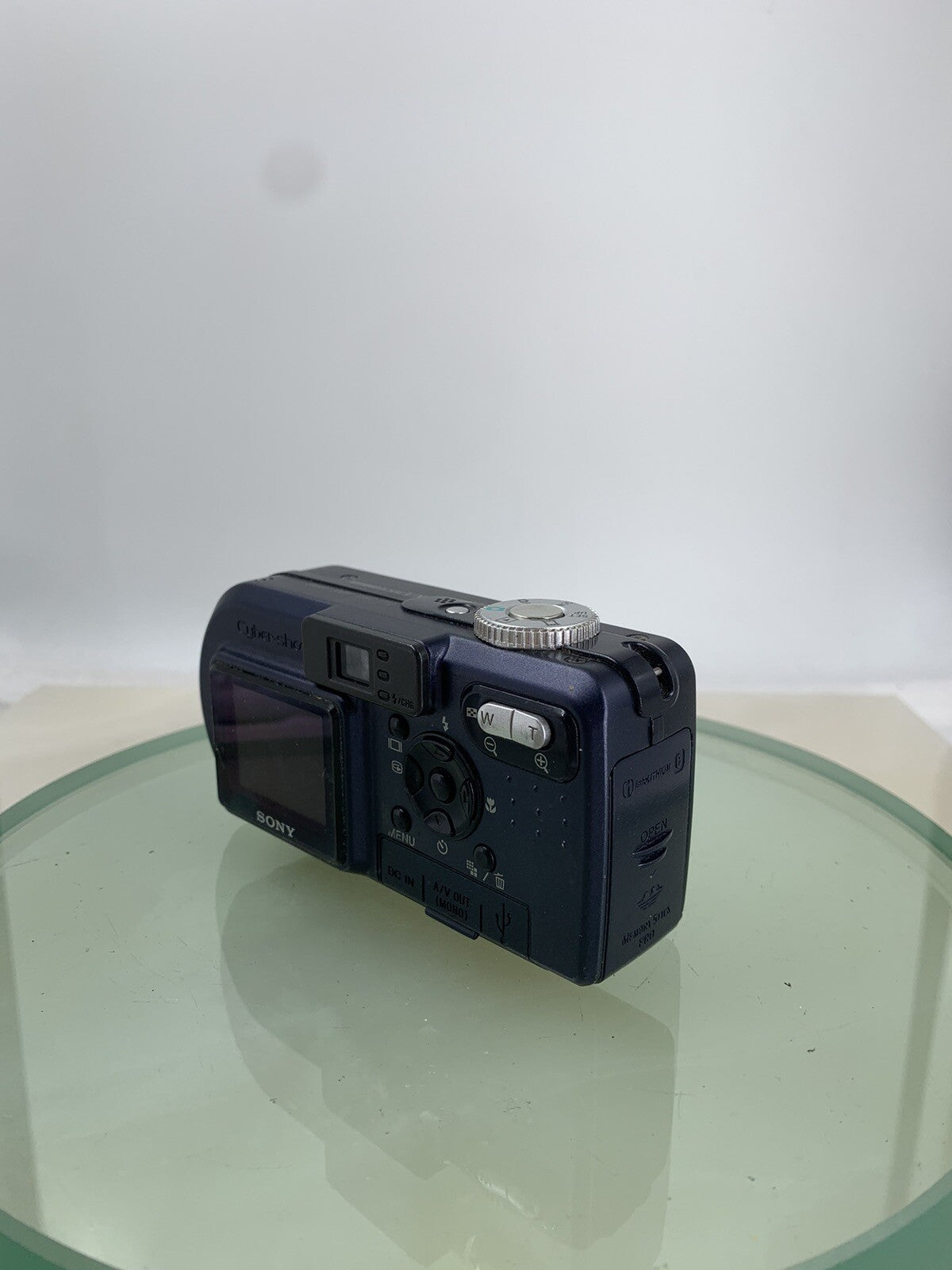 Sony Cybershot DSC-P12 5.0MP DIGITAL CAMERA BLUE + CHARGER + WIRE TESTED - 5953