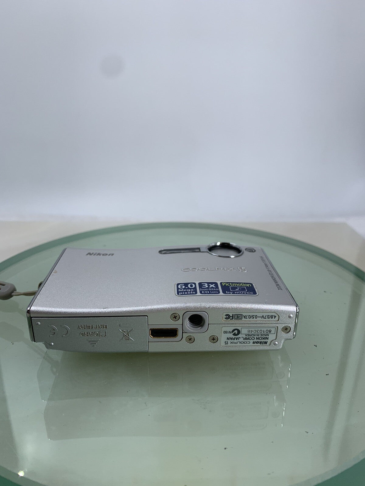 Nikon S5 COMPACT DIGITAL CAMERA SILVER 6.0 MP NO CARD NO CHARGER TESTED - 6816