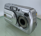 Fujifilm FinePix A340 4.0MP COMPACT DIGITAL CAMERA NO SD CARD - TESTED - 3482