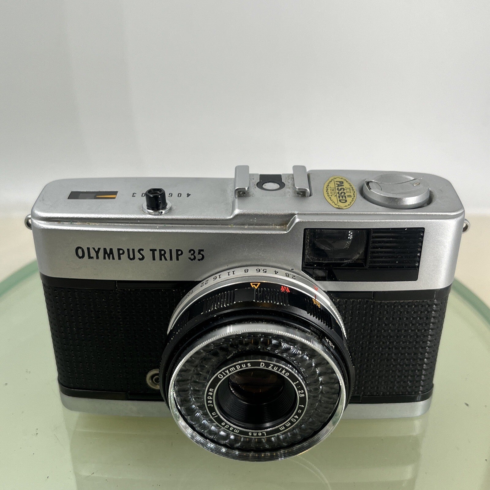 Olympus Trip 35 35mm Viewfinder Camera, with Olympus 40mm f/2.8 Lens TESTED #8901