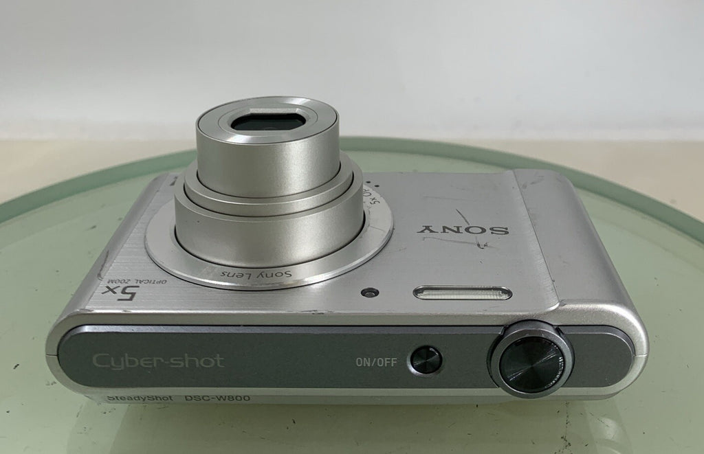 Sony CyberShot DSC-W800 DIGITAL CAMERA 20.1MP SILVER+ 8GB CARD+WIRE TESTED - 4447