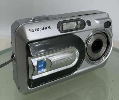 Fujifilm FinePix Digital Camera A330 3.2MP NO CARD NO CHARGER TESTED - 7760