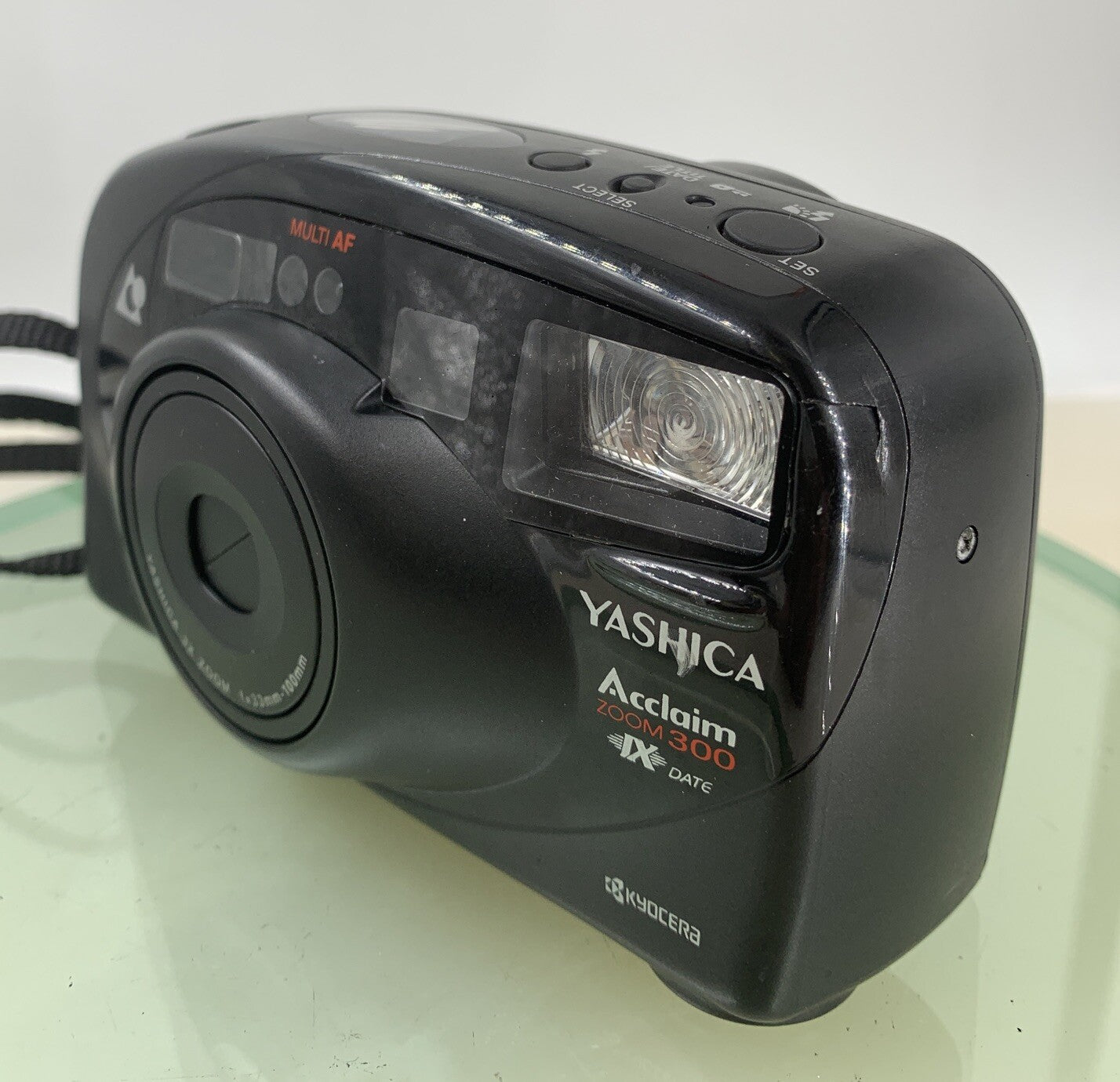 Yashica Acclaim Zoom 300 Kyocera Vintage Film Camera BLACK GOOD - TESTED - 3402