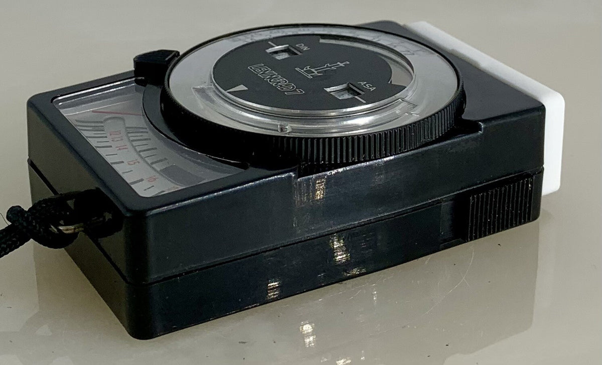 Vintage Leningrad 7 Exposure Light Meter + Manual + Box - 1162