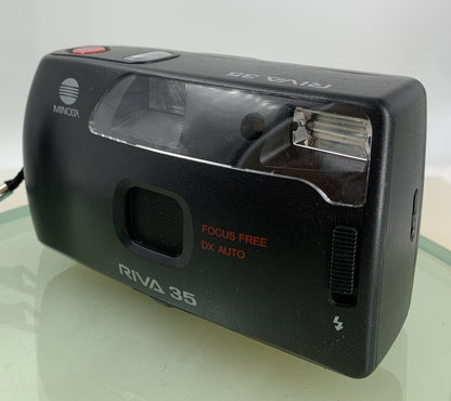 Minolta Riva 35 COMPACT POINT & SHOOT FILM CAMERA FOCUS FREEBLACK TESTED - 1652