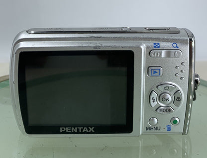 Pentax Optio M40 8.0MP COMPACT DIGITAL CAMERA NO CHARGER TESTED - 3385