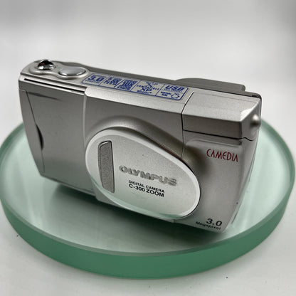 Olympus C-300 Zoom Digital Camera 3.0MP Megapixel 2.8x Optical Zoom-Silver # 9692