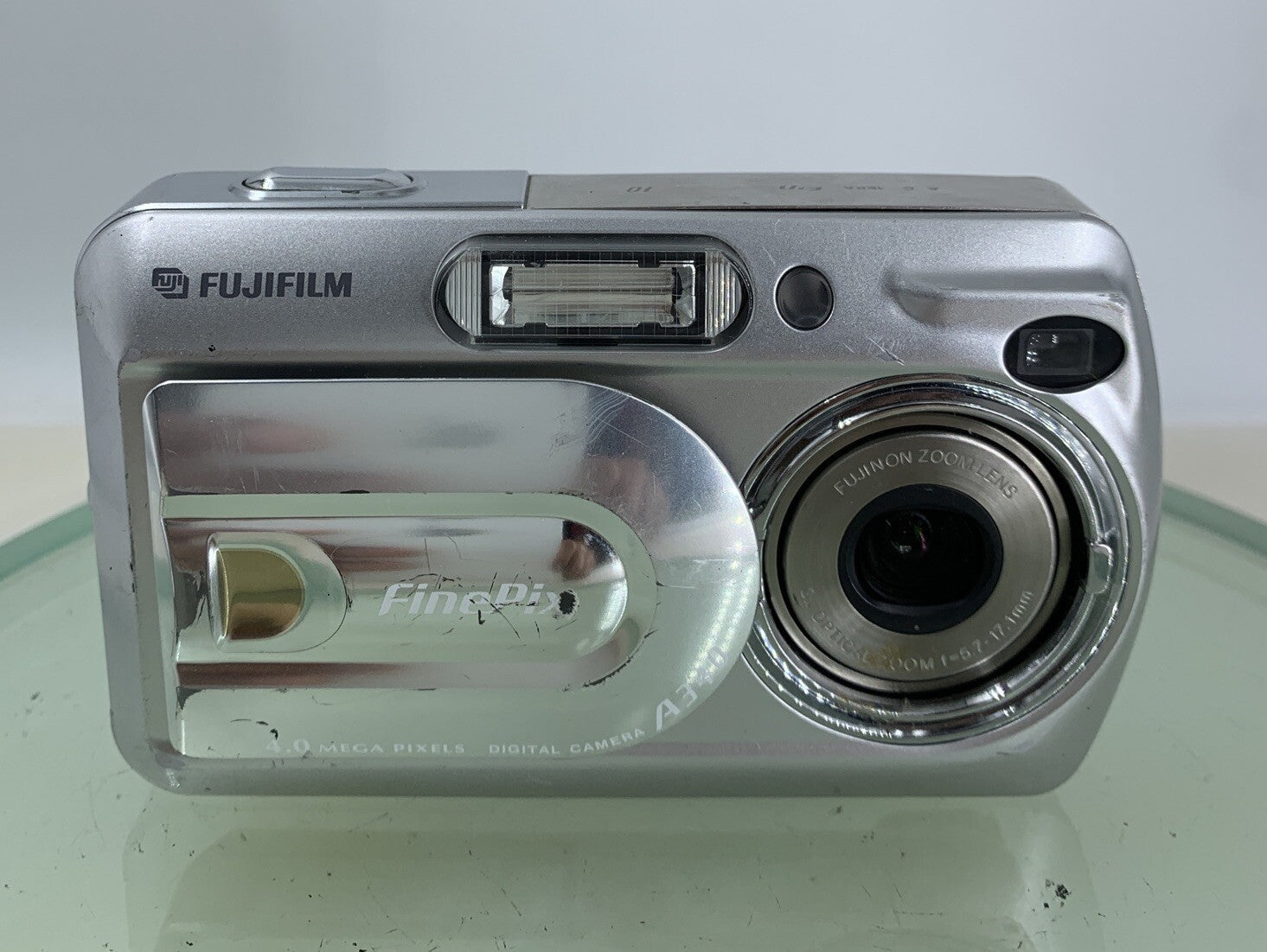 Fujifilm FinePix A340 4.0MP COMPACT DIGITAL CAMERA NO SD CARD - TESTED - 3481