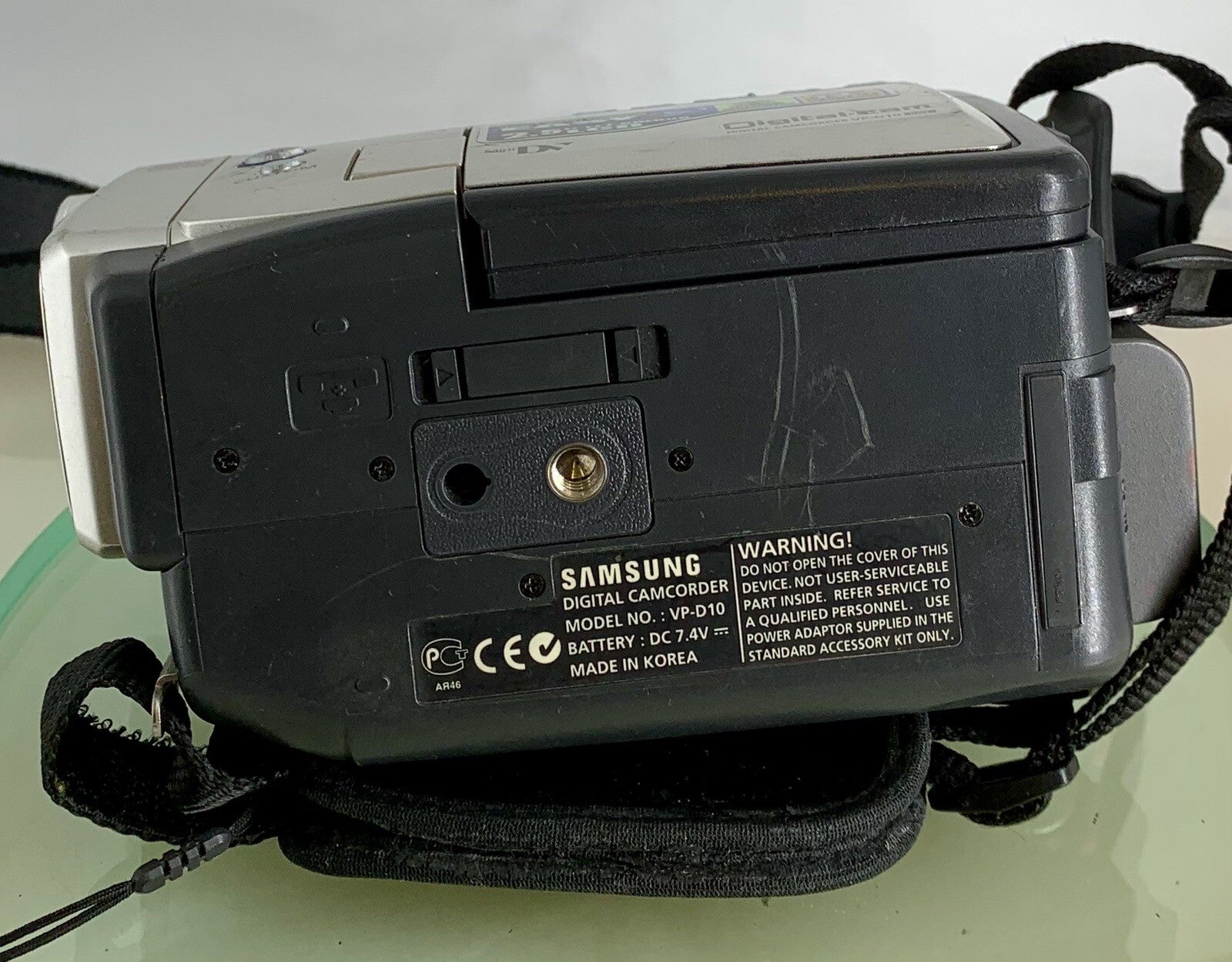 SAMSUNG VP-D10 22x OPTICAL ZOOM 2.5 LCD DIGITAL CAMCORDER+CHARGER + TESTED - 3408