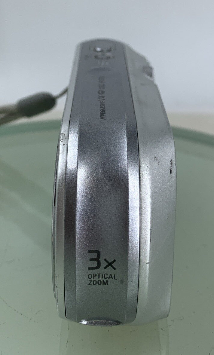 Sony Cyber-Shot DSC-P200 7.2MP DIGITALCAMERA + CHARGER + WIRE + BOX TESTED - 3403