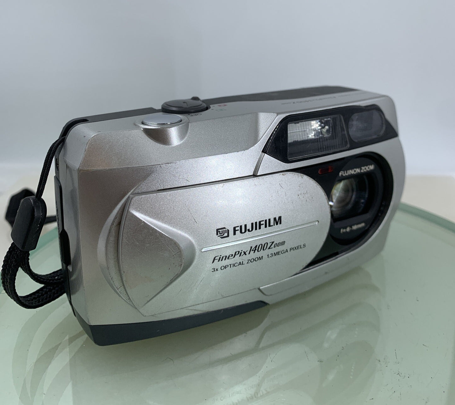 FUJIFILM FINEPIX 1400 Zoom 1.3MP Digital Camera - 128MB CARD - TESTED - 8580