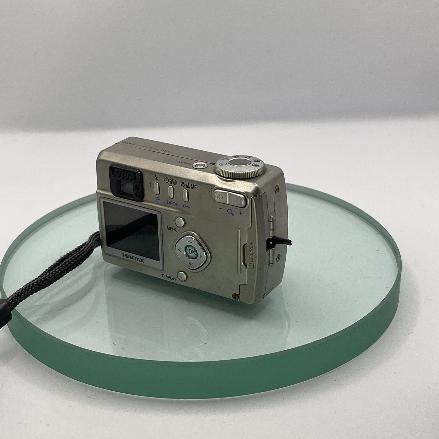 Pentax Optio 330 Camera 3.34 Megapixel 3x Zoom - 7.6mm-22.8mm Silver Charger #114