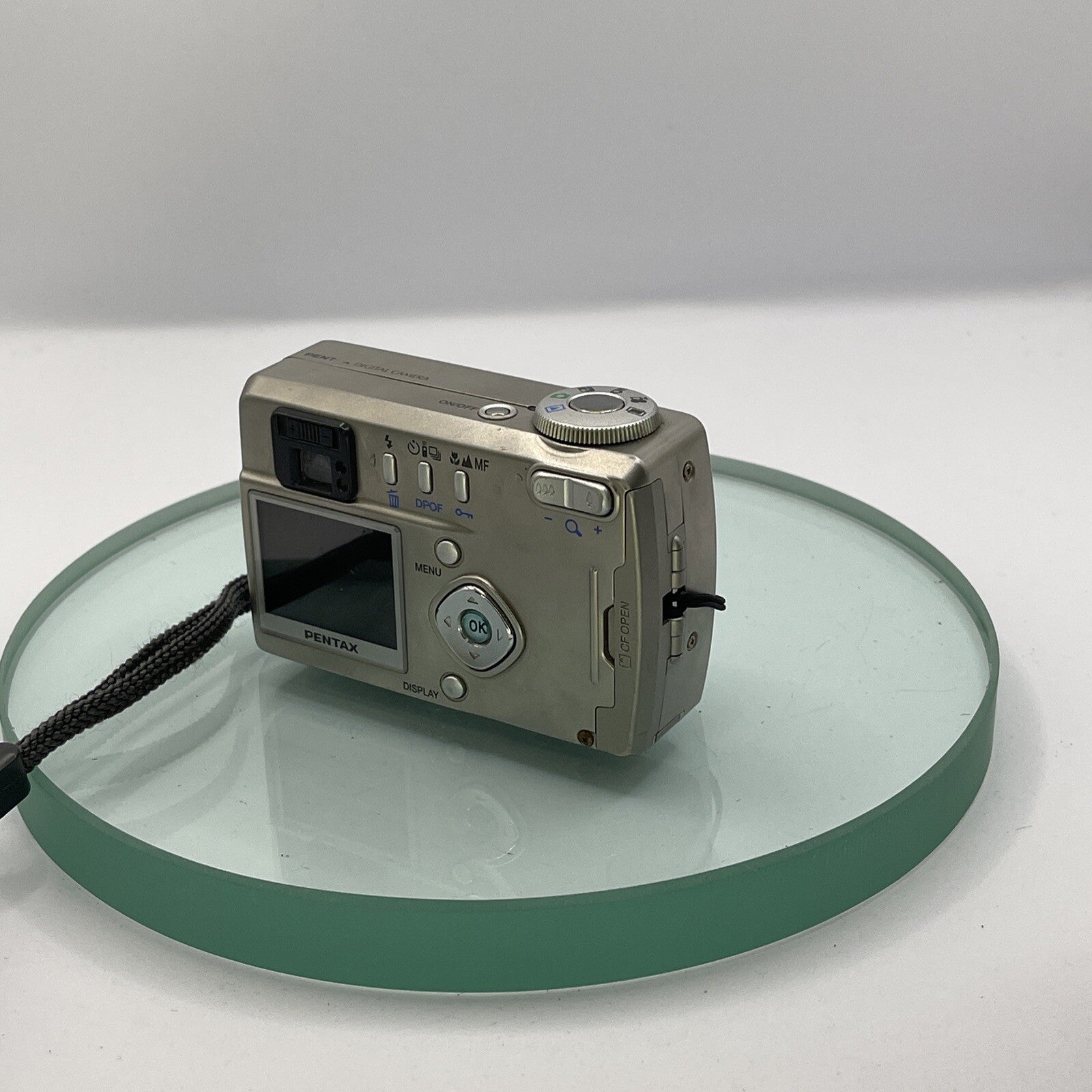 Pentax Optio 330 Camera 3.34 Megapixel 3x Zoom - 7.6mm-22.8mm Silver Charger #114