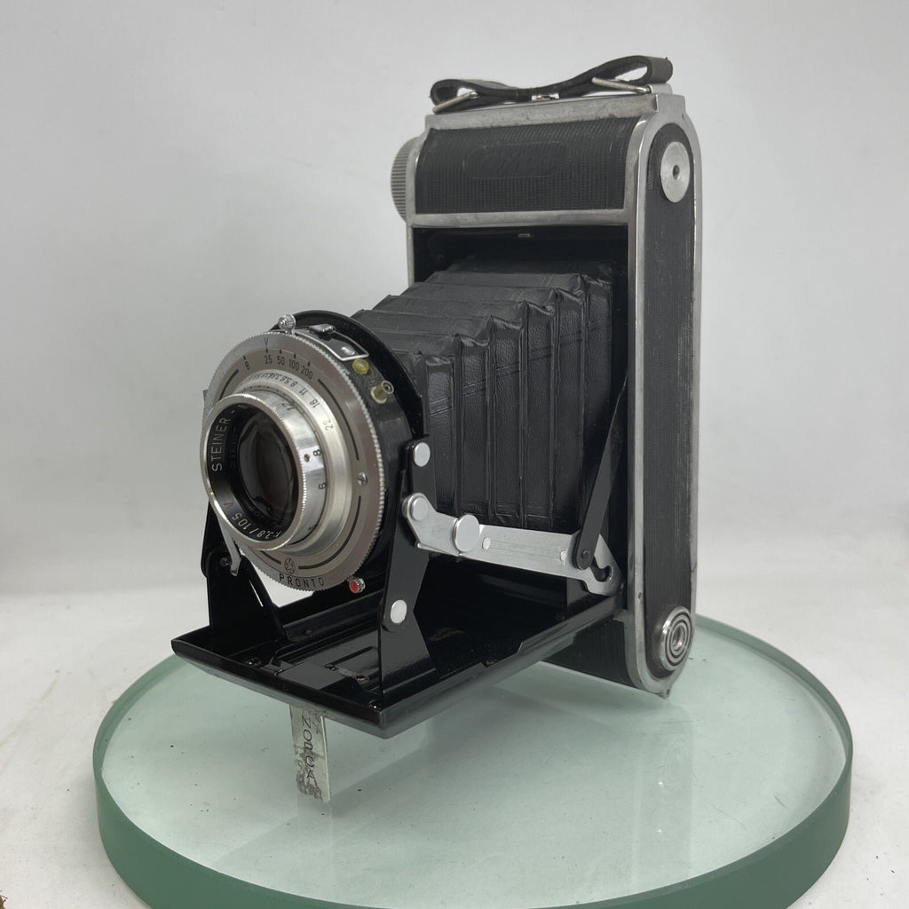 Braun Norca,c.1952  Medium Format Folding Camera STEINAR 1:3.8/105 V LENS N 2502