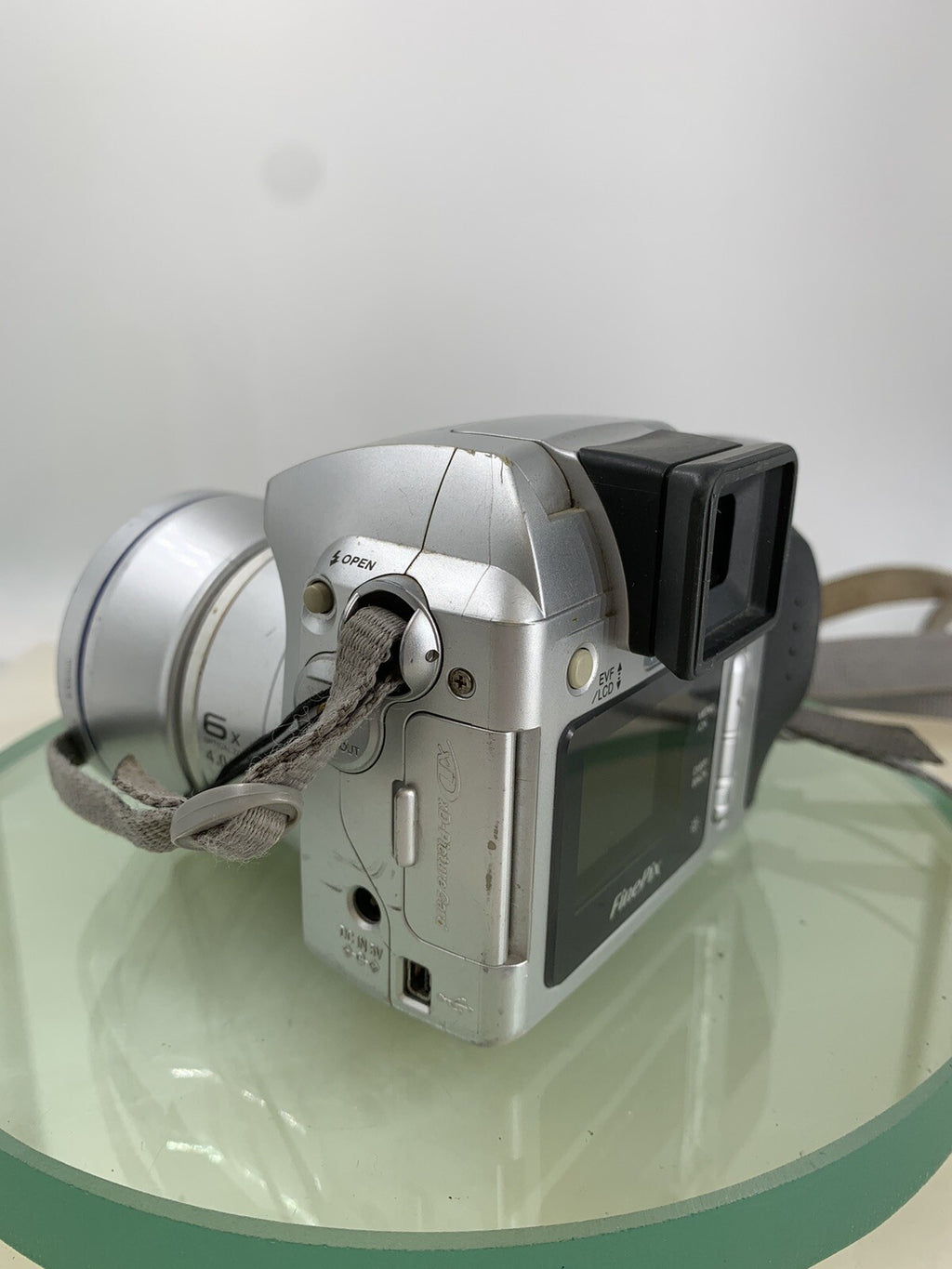 Fujifilm Finepix S3500 4.0MP COMPACT DIGITAL CAMERA SILVER TESTED - 9164
