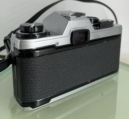 Olympus OM10 35mm SLR Film Camera + Vivitar 24mm 1:2.8 MC  Lens/ WORKING #2124