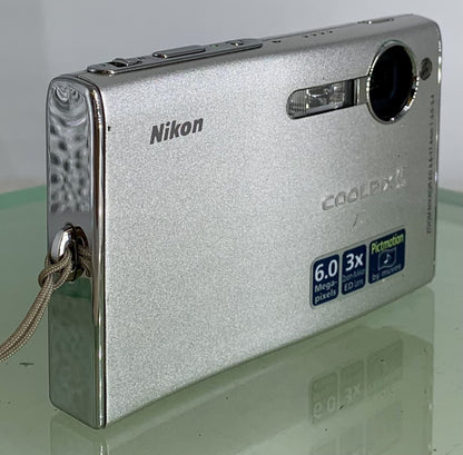Nikon Coolpix S5 6.0 MP 3x Zoom Compact Digital Camera+Charger+Bag+Tested-3482